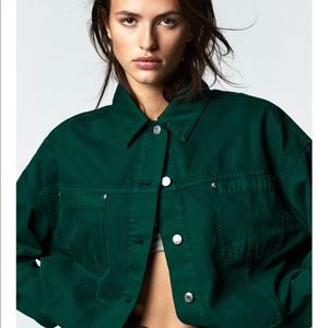 New Zara cropped denim-style jacket. Unfinished frayed hem. Chest patch pockets